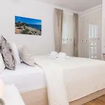 Appartement Nikaroni-1 By Interhome