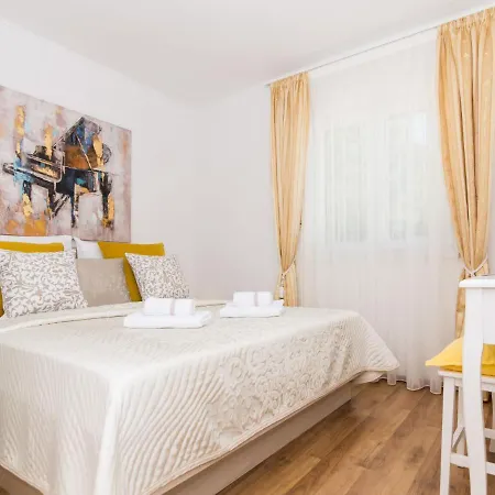 Nikaroni-1 By Interhome *