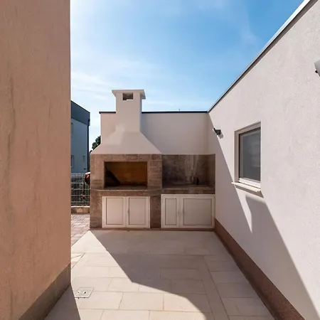 Nikaroni-1 By Interhome