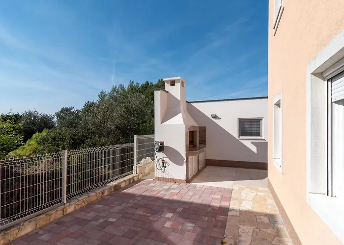 Apartment Nikaroni-1 By Interhome
