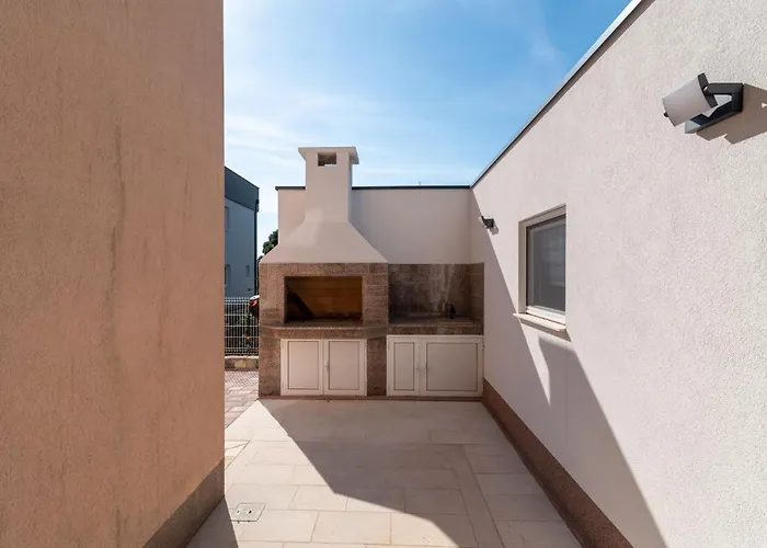 Nikaroni-1 By Interhome