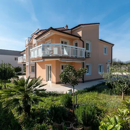 Nikaroni-1 By Interhome *