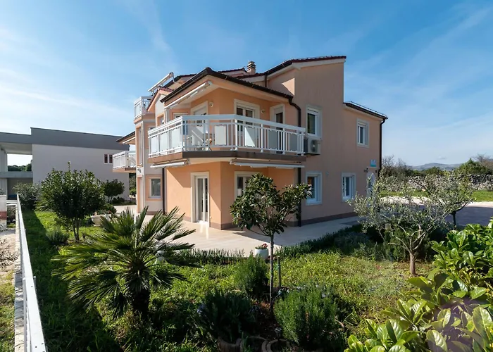 Nikaroni-1 By Interhome *