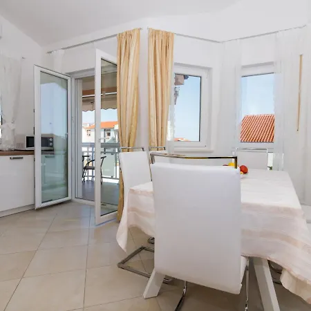 Nikaroni-1 By Interhome