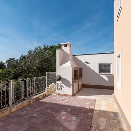 Apartman Nikaroni-1 By Interhome